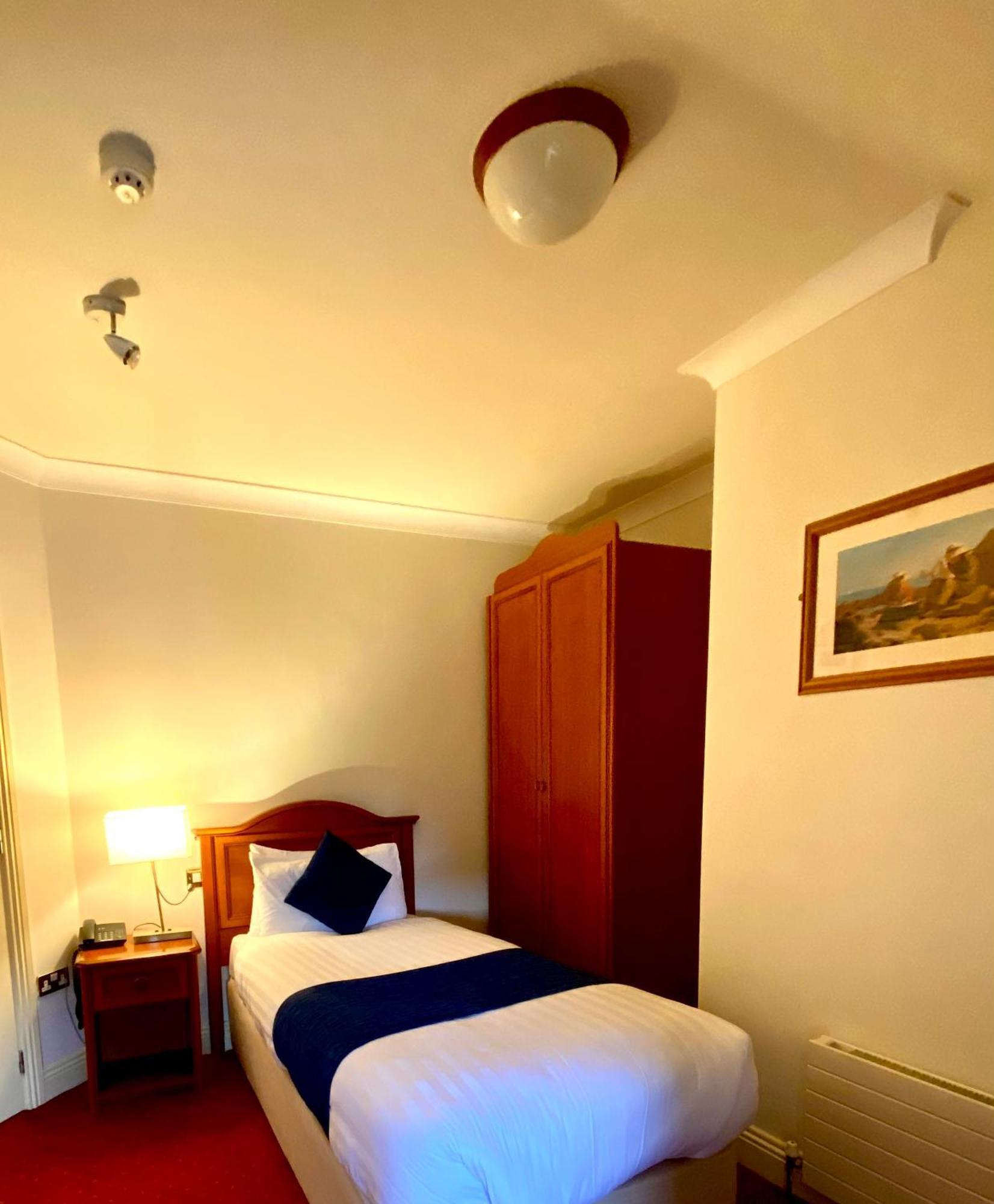 An Cruiscin Lan Hotel Spiddal Bagian luar foto
