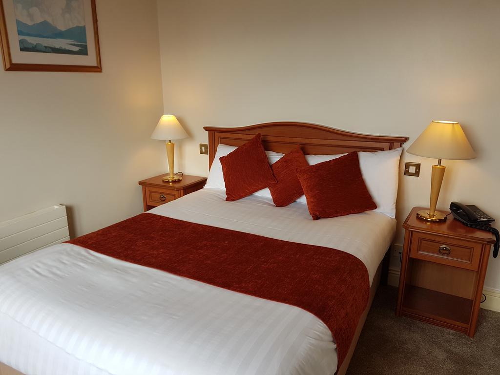 An Cruiscin Lan Hotel Spiddal Bagian luar foto