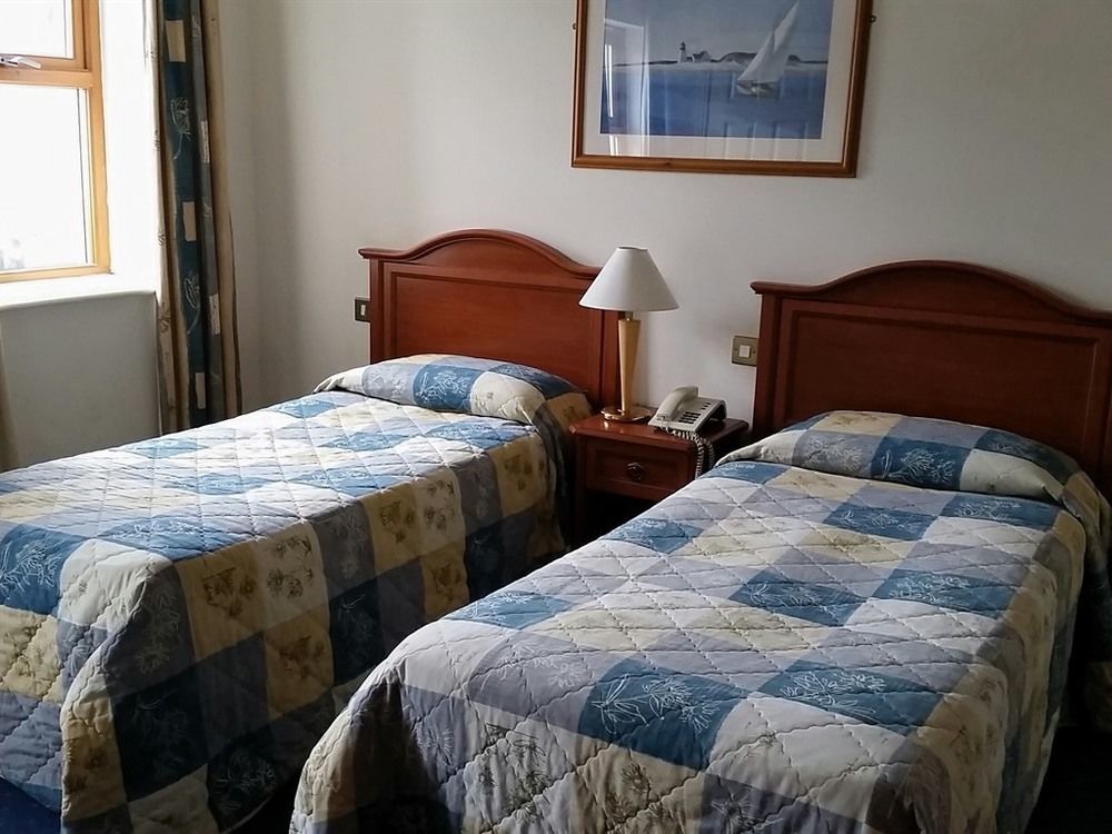 An Cruiscin Lan Hotel Spiddal Bagian luar foto